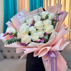 12 stems white Ecuadorian roses