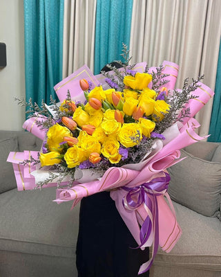 Ecuadorian roses with tulips